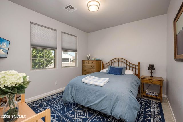 391 Red Cap Court, Las Cruces, NM 88007