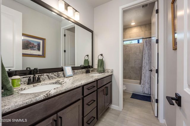 391 Red Cap Court, Las Cruces, NM 88007