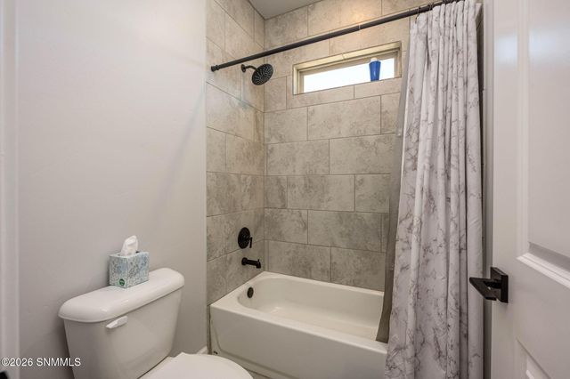 391 Red Cap Court, Las Cruces, NM 88007