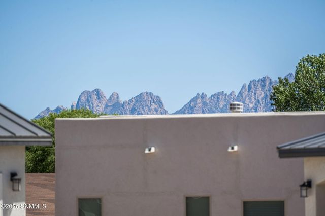 391 Red Cap Court, Las Cruces, NM 88007