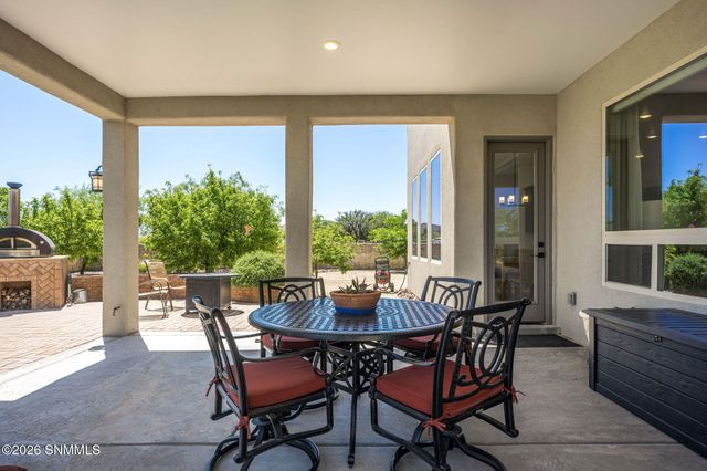 391 Red Cap Court, Las Cruces, NM 88007