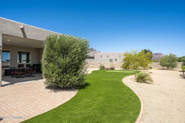 391 Red Cap Court, Las Cruces, NM 88007
