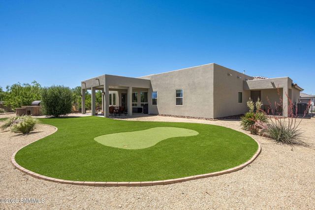 391 Red Cap Court, Las Cruces, NM 88007