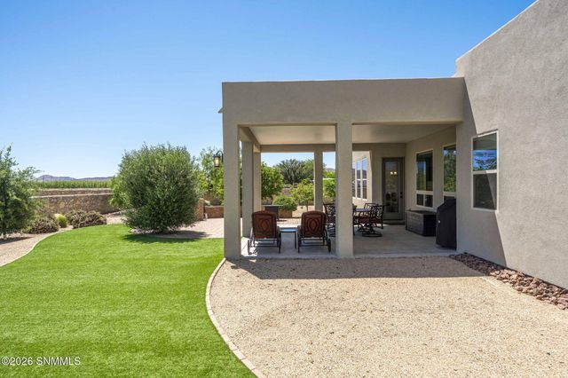 391 Red Cap Court, Las Cruces, NM 88007
