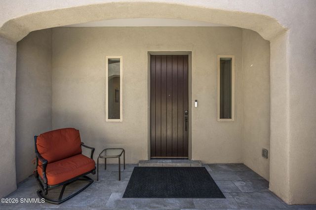391 Red Cap Court, Las Cruces, NM 88007