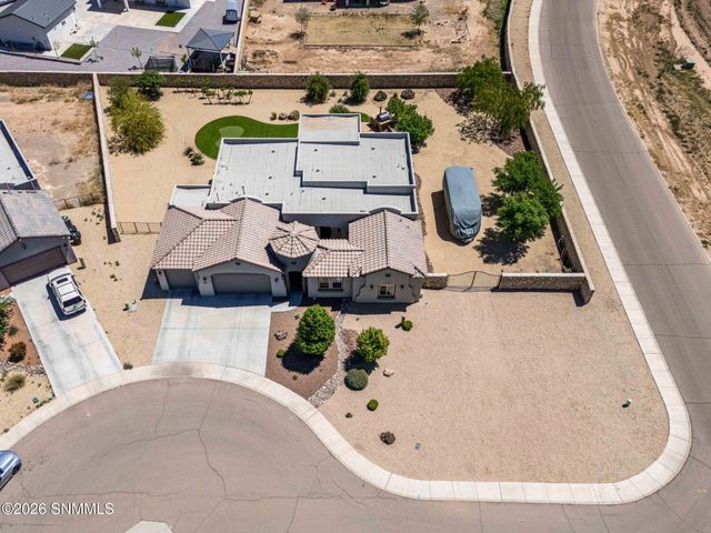 391 Red Cap Court, Las Cruces, NM 88007