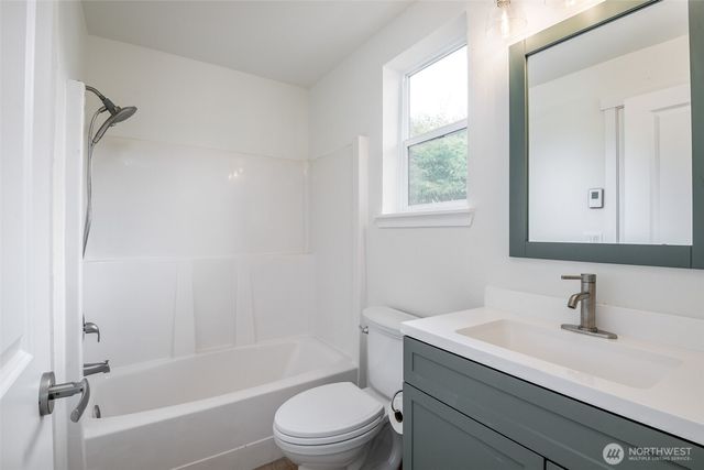 2014 Kelowna Place SE, Port Orchard, WA 98366