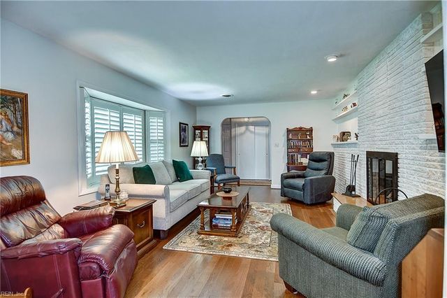 242 Lucian CT, Norfolk, VA 23502