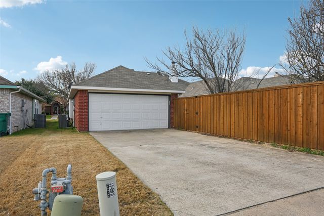 1122 Suffolk Lane, Cedar Hill, TX 75104