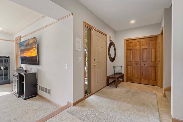 10668 Alton Court, Inver Grove Heights, MN 55077