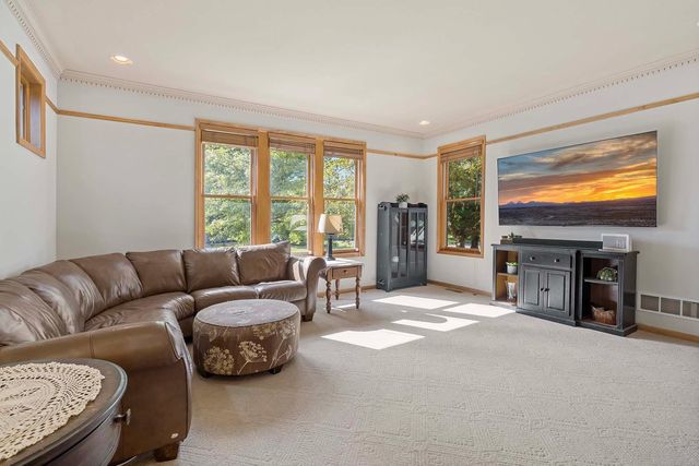 10668 Alton Court, Inver Grove Heights, MN 55077