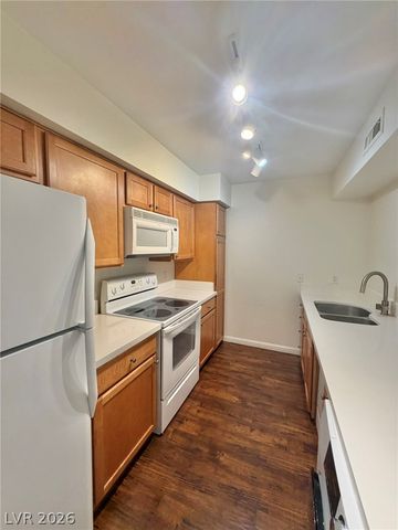 650 Oakmont Avenue 2113, Las Vegas, NV 89109