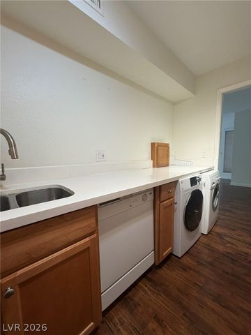 650 Oakmont Avenue 2113, Las Vegas, NV 89109