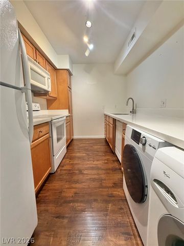 650 Oakmont Avenue 2113, Las Vegas, NV 89109