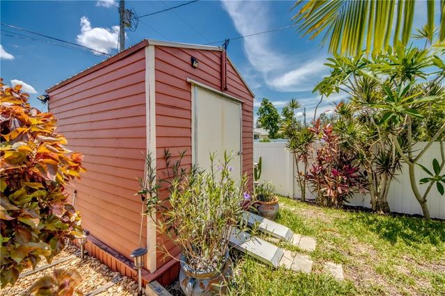 1821 NW 1st PL, Cape Coral, FL 33993