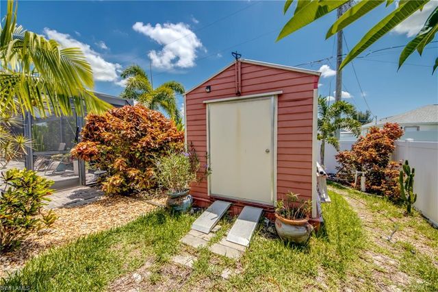 1821 NW 1st PL, Cape Coral, FL 33993