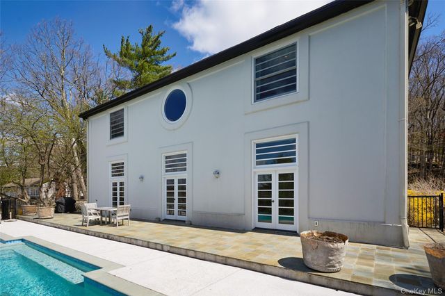 94 Cliff Road, Tuxedo Park, NY 10987