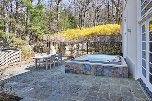 94 Cliff Road, Tuxedo Park, NY 10987
