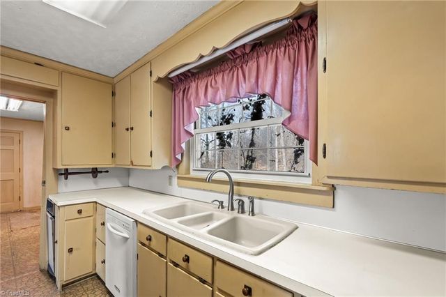 3824 Old US Highway 64, Lexington, NC 27295