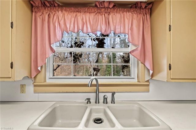 3824 Old US Highway 64, Lexington, NC 27295