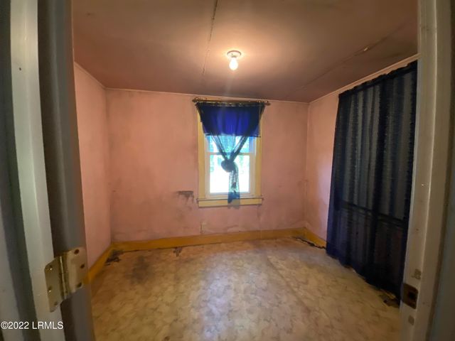 698 Seaside Road, St. Helena Island, SC 29920