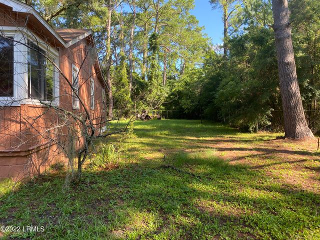 698 Seaside Road, St. Helena Island, SC 29920