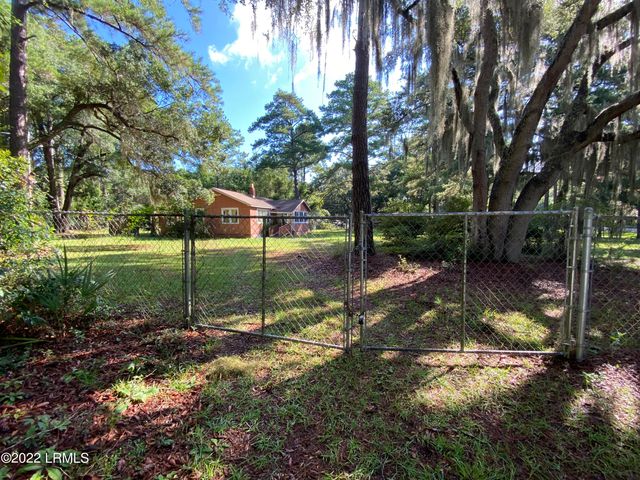 698 Seaside Road, St. Helena Island, SC 29920