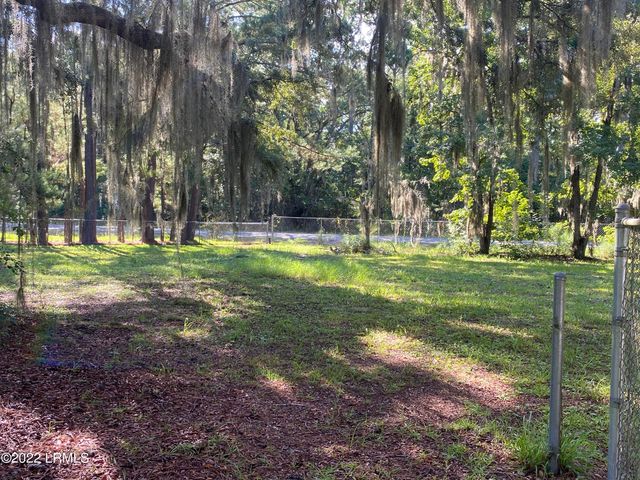 698 Seaside Road, St. Helena Island, SC 29920