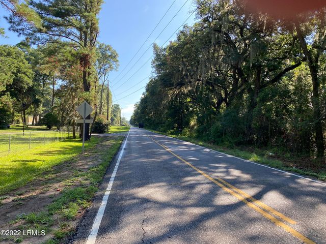 698 Seaside Road, St. Helena Island, SC 29920