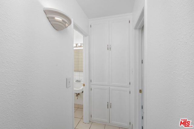 1826 S Rimpau Boulevard, Los Angeles, CA 90019