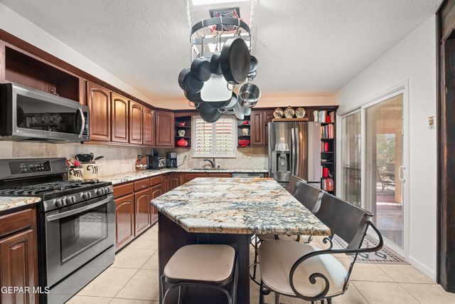 5249 DESERT WILLOW Drive, El Paso, TX 79938