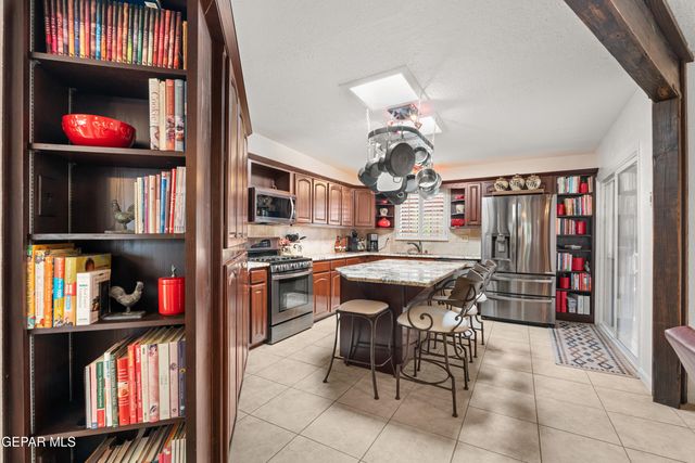 5249 DESERT WILLOW Drive, El Paso, TX 79938