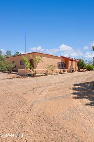 5249 DESERT WILLOW Drive, El Paso, TX 79938