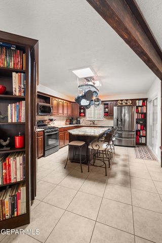 5249 DESERT WILLOW Drive, El Paso, TX 79938