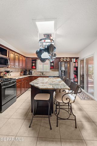 5249 DESERT WILLOW Drive, El Paso, TX 79938