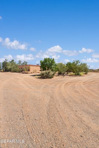 5249 DESERT WILLOW Drive, El Paso, TX 79938
