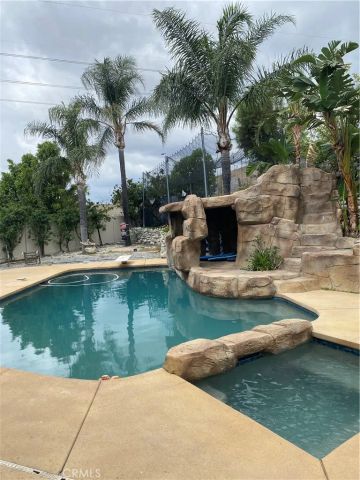 2884 W Buena Vista, Rialto, CA 92377