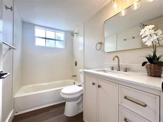 5002 LAGUNA BAY CIRCLE 7, Kissimmee, FL 34746