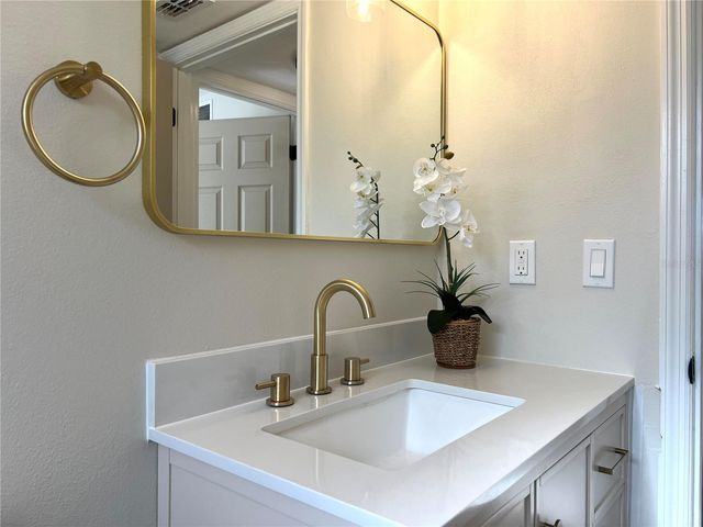 5002 LAGUNA BAY CIRCLE 7, Kissimmee, FL 34746