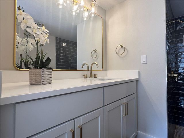 5002 LAGUNA BAY CIRCLE 7, Kissimmee, FL 34746