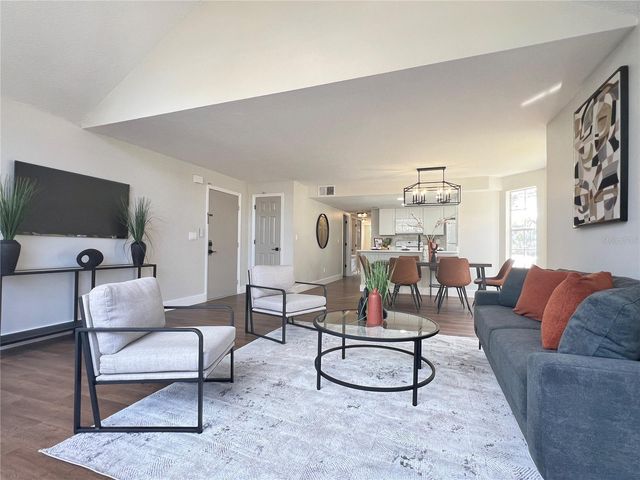 5002 LAGUNA BAY CIRCLE 7, Kissimmee, FL 34746