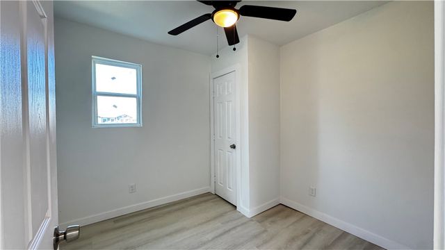 1513 10th St 1, Corpus Christi, TX 78404