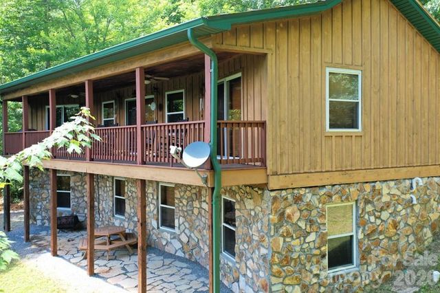 470 Bear Ridge Road, Tuckasegee, NC 28783