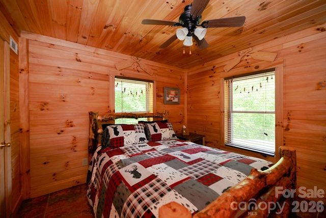 470 Bear Ridge Road, Tuckasegee, NC 28783
