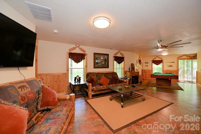 470 Bear Ridge Road, Tuckasegee, NC 28783