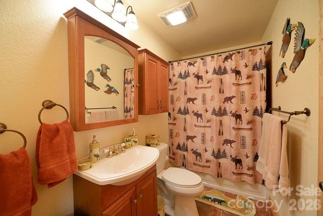 470 Bear Ridge Road, Tuckasegee, NC 28783