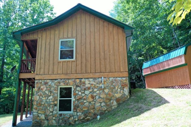 470 Bear Ridge Road, Tuckasegee, NC 28783
