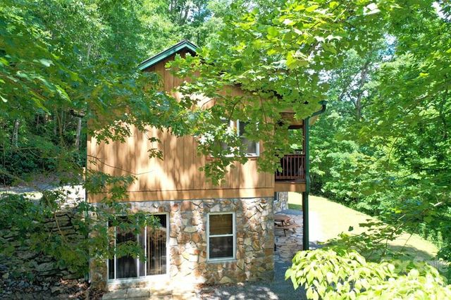 470 Bear Ridge Road, Tuckasegee, NC 28783