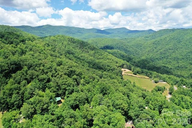 470 Bear Ridge Road, Tuckasegee, NC 28783
