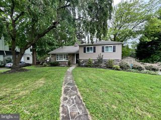 328 W CONESTOGA RD, Devon, PA 19333